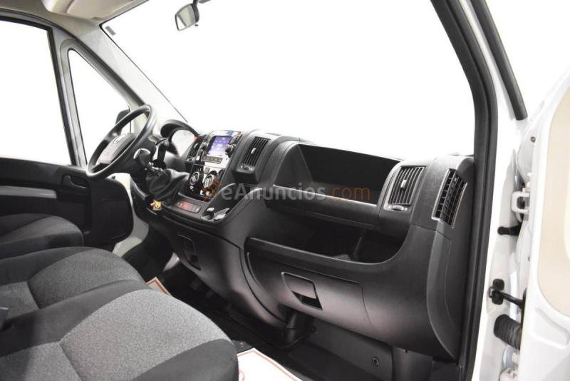 Fiat Ducato CHASIS CABINA CARROZADO PAQUETERA CAMIÓN 3500 2.3 MULTIJET 130 CV CON PLATAFORMA ELEVADORA TRAMPILLA 