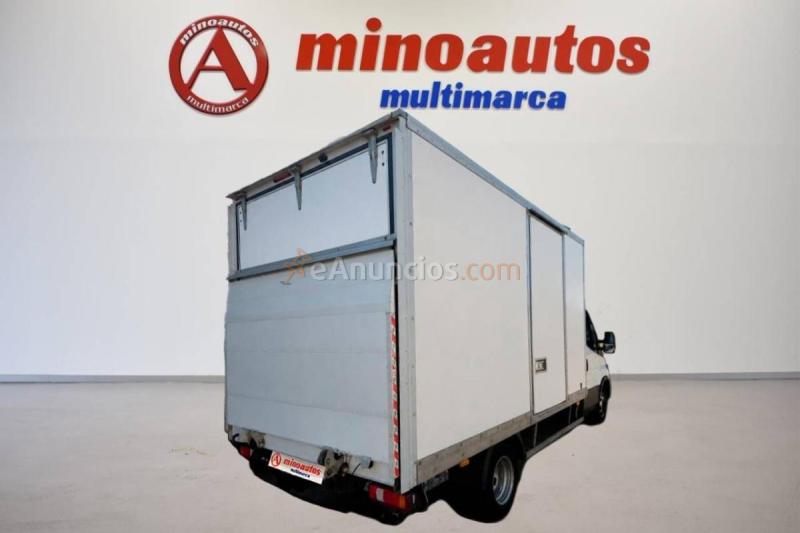 Iveco Daily CHASIS CABINA CARROZADO PAQUETERA CAMIÓN 3500 3.0D 160 CV CON PLATAFORMA ELEVADORA Y RUEDA GEMELA TRAMPILLA 