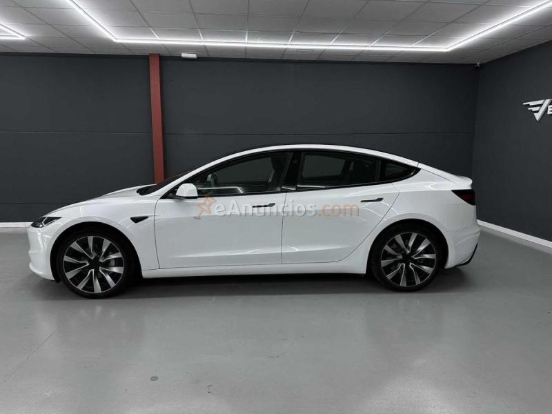Tesla Model 3 RWD trasera acabado Premium