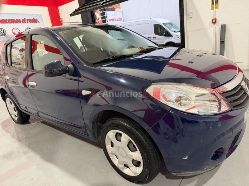 Dacia Sandero Laureate 1.2 16v 75 CV Dacia Sandero 1.2 16V gasolina, compacto, amplio y sencillo de mantener, ideal para ciudad,