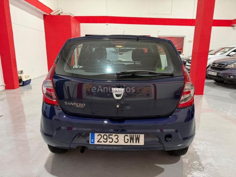 Dacia Sandero Laureate 1.2 16v 75 CV Dacia Sandero 1.2 16V gasolina, compacto, amplio y sencillo de mantener, ideal para ciudad,
