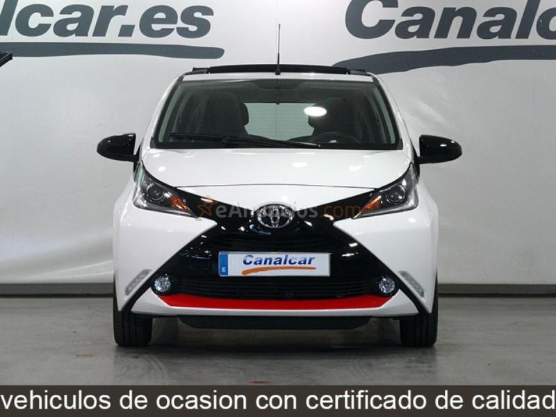 Toyota Aygo 5p 70 x-sky 
