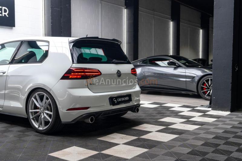 Volkswagen Golf GTI Performance 2.0 TSI 230CV DSG BMT