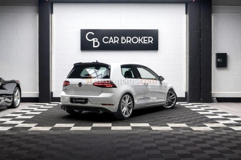 Volkswagen Golf GTI Performance 2.0 TSI 230CV DSG BMT