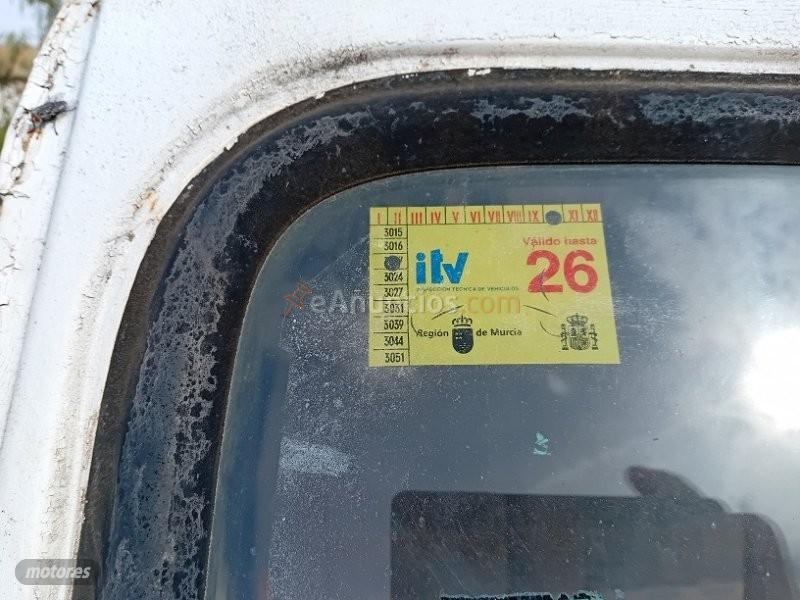 Nissan Trade TRADE 2.8 D BASCULANTE (AVERIADA). de 1988 con 314.000 Km por 2.800 EUR. en Murcia