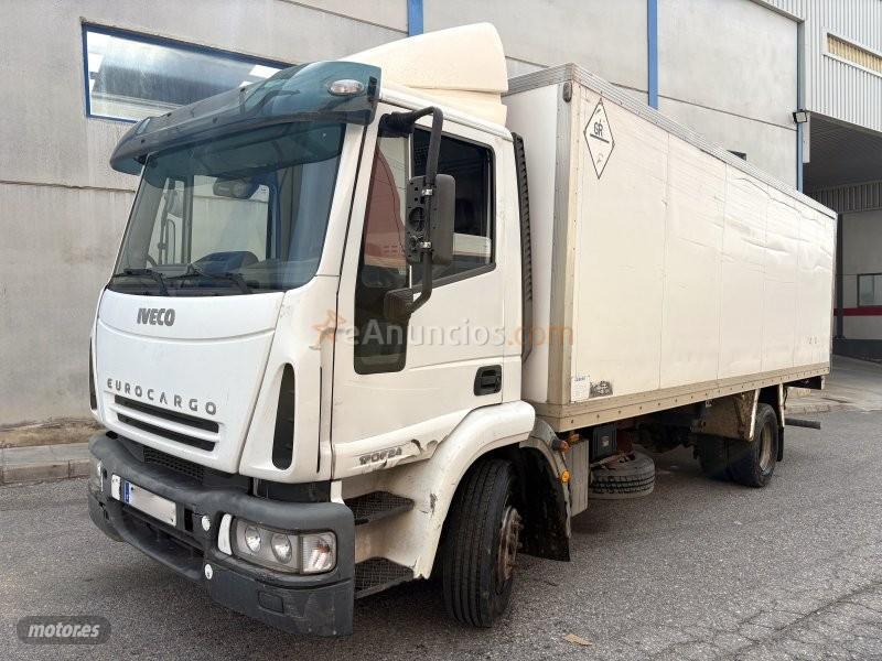 Iveco eJolly EUROCARGO 6.0D CAJA CERRADA RAMPA ELEVADORA KLIMA AC de 2005 con 870.000 Km por 10.900 EUR. en Granada