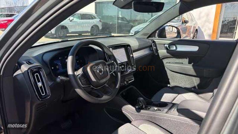 Volvo XC40 Core, B3 Mild hybrid, Gasolina de 2026 con 889 Km por 39.995 EUR. en Valladolid