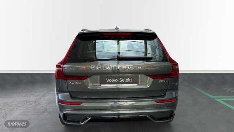Volvo XC 60 PLUS DARK B5 GASOLINA de 2025 con 15.500 Km por 49.900 EUR. en Barcelona