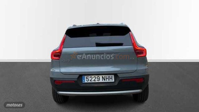 Volvo XC40 Core, B3 Mild hybrid, Gasolina de 2025 con 9.000 Km por 35.995 EUR. en Valladolid