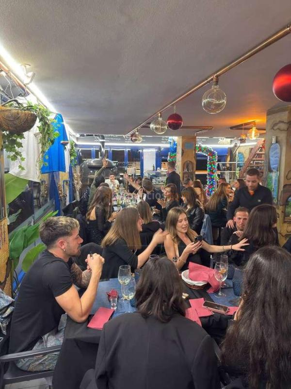Restaurante y pizzería napolitana consolidados, en ubicación privilegiada, disponibles para traspaso.