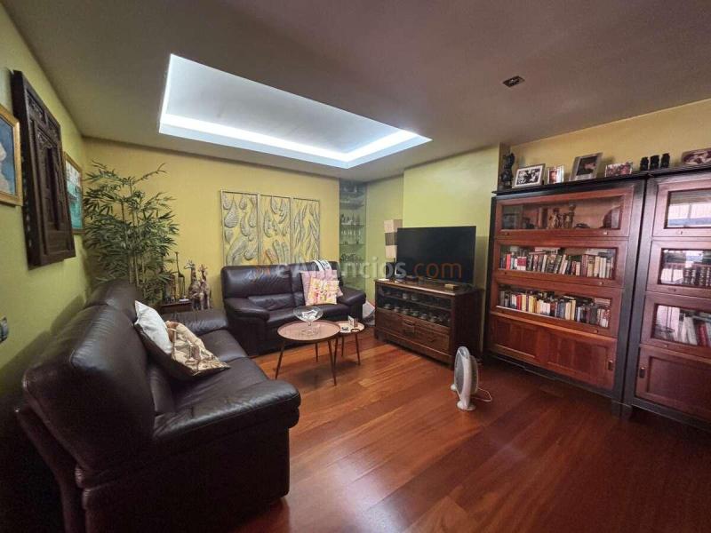 Piso reformado con piscina y garaje junto a Las Canteras, Guanarteme