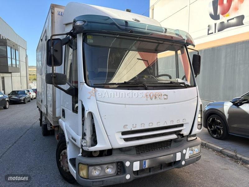 Iveco Eurocargo 6.0 turbo d caja cerrada plataforma elevadora klima de 2003 con 950.000 Km por 5.900 EUR. en Granada