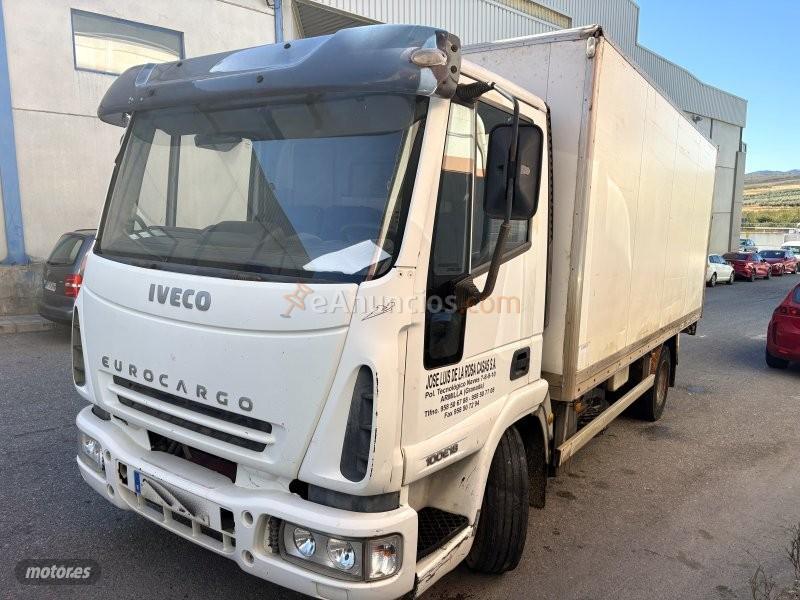 Iveco Eurocargo 6.0 turbo d rampa elevadora caja cerrada klima de 2005 con 1.000.000 Km por 6.000 EUR. en Granada