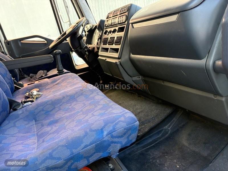 Iveco Eurocargo 6.0 turbo d rampa elevadora caja cerrada klima de 2005 con 1.000.000 Km por 6.000 EUR. en Granada
