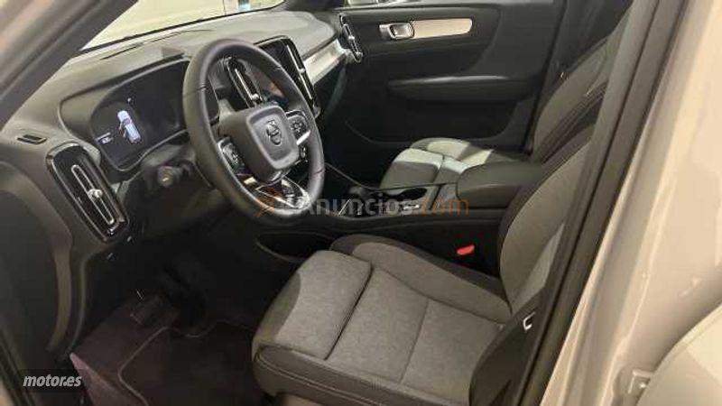 Volvo XC40 XC40 Core, B3 (gasolina), Gasolina de 2023 con 42.000 Km por 29.900 EUR. en Asturias