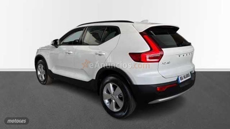 Volvo XC40 Essential, B3 Mild hybrid, Gasolina de 2025 con 6.372 Km por 34.995 EUR. en Valladolid