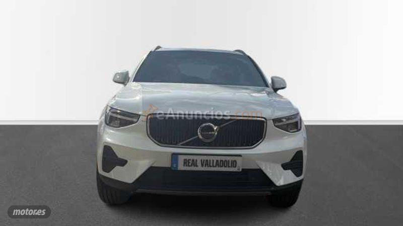 Volvo XC40 Essential, B3 Mild hybrid, Gasolina de 2025 con 6.372 Km por 34.995 EUR. en Valladolid
