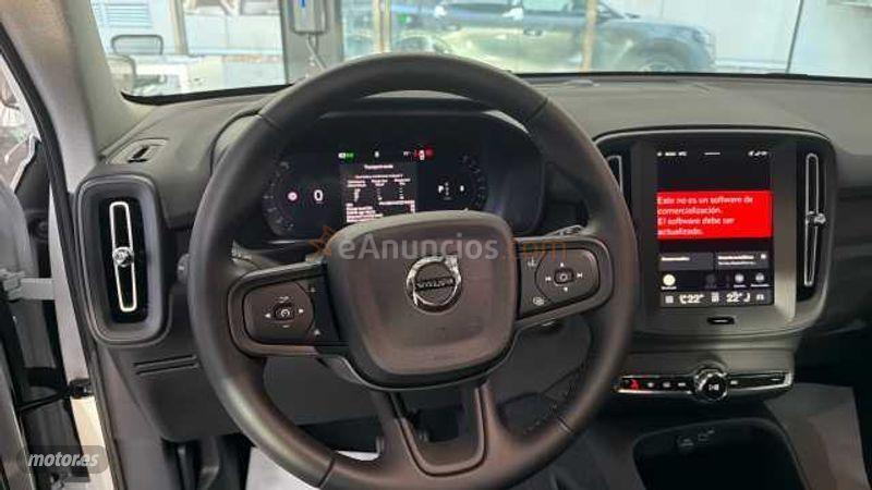 Volvo XC40 Essential, B3 Mild hybrid, Gasolina de 2025 con 6.372 Km por 34.995 EUR. en Valladolid
