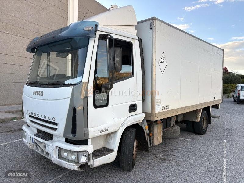 Iveco Eurocargo 6.0 TD CAJA CERRADA PLATAFORMA ELEVADORA-KLIMA AC de 2005 con 1.000.000 Km por 4.900 EUR. en Granada