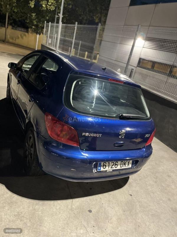 Peugeot 307 1.6 XR Clim Plus de 2005 con 218.000 Km por 2.000 EUR. en Barcelona
