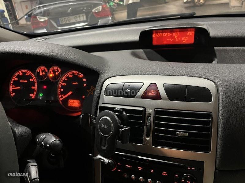 Peugeot 307 1.6 XR Clim Plus de 2005 con 218.000 Km por 2.000 EUR. en Barcelona