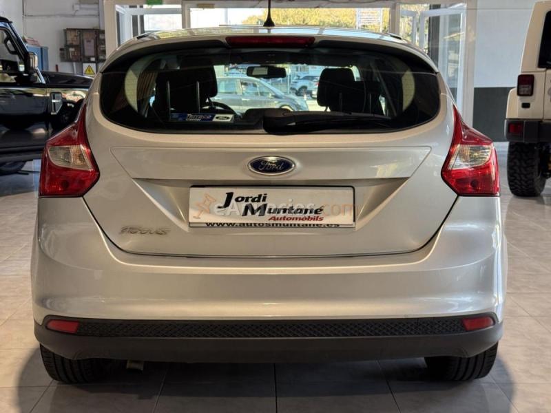 Ford Focus Berlina Trend 1.6 TDCi 115 CV .- BAJO CONSUMO .- REVISADO Y GARANTIZADO .-