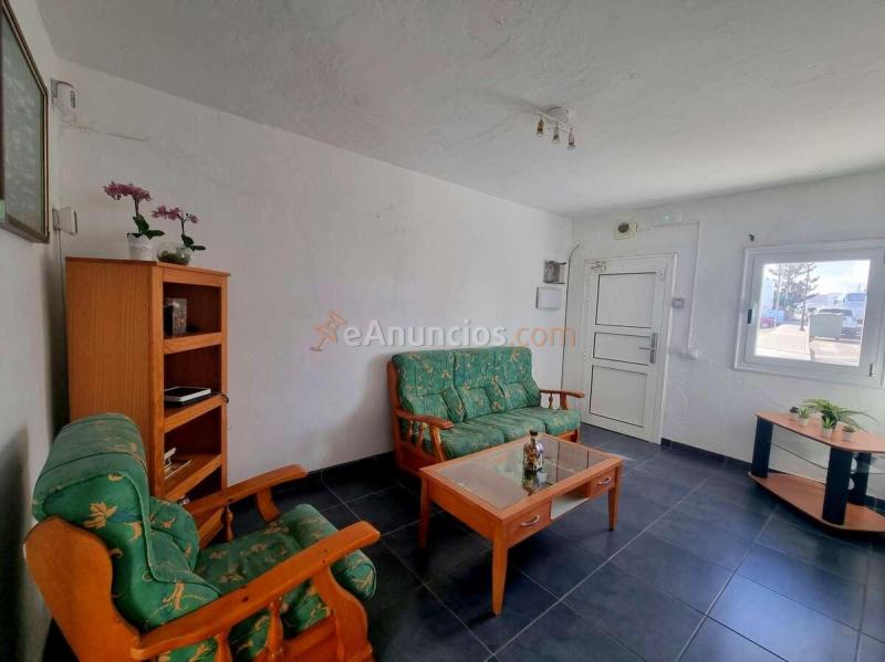 Amplia vivienda de dos plantas en orzola
