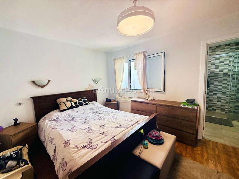 Un apartamento de un dormitorio en la primera planta, decorado con mucho gusto.