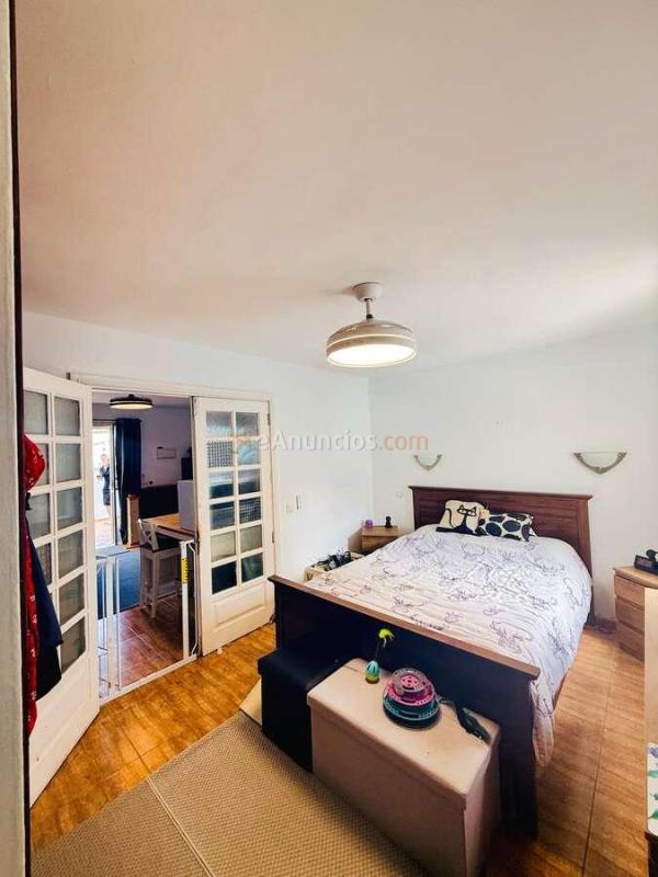 Un apartamento de un dormitorio en la primera planta, decorado con mucho gusto.