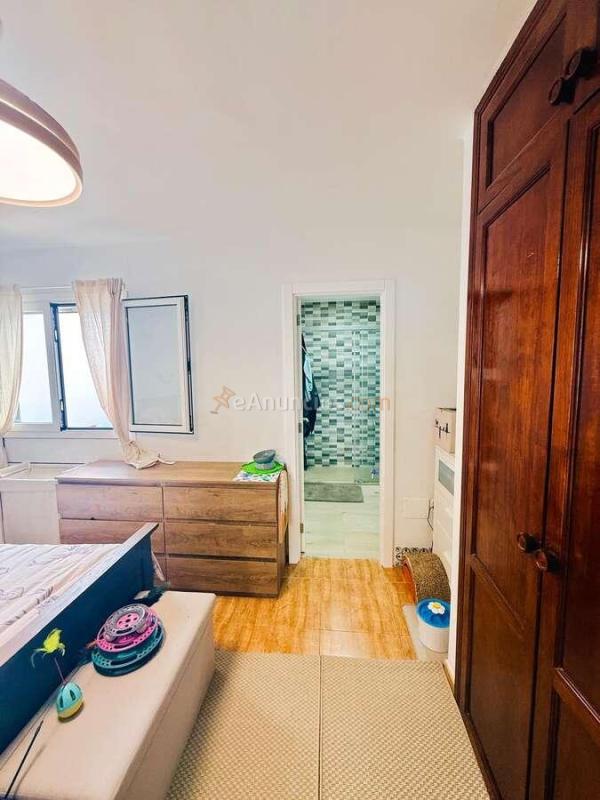 Un apartamento de un dormitorio en la primera planta, decorado con mucho gusto.