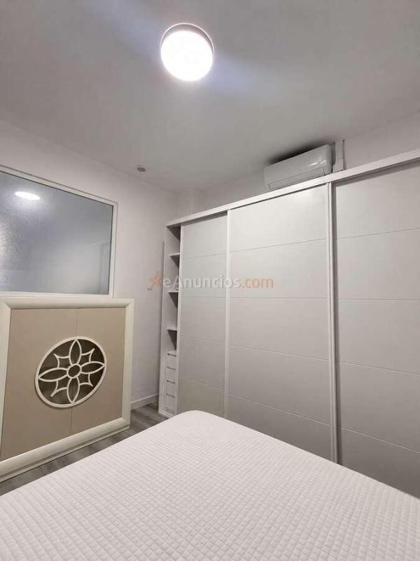Local acondicionado como vivienda con 2 estancias interiores