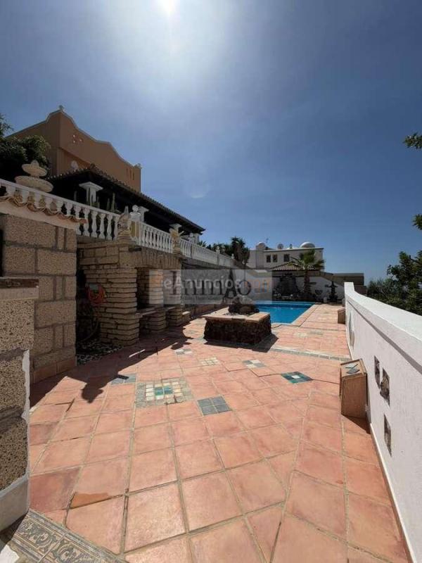 Villa independiente con piscina privada y vistas al mar en Torviscas Este, Adeje