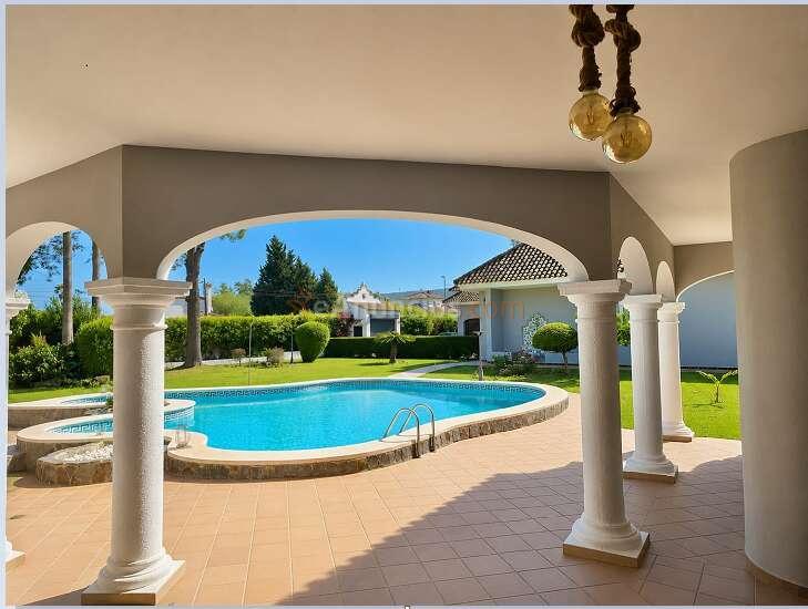 ESTUPENDO CHALET CON PISCINA EN ARCOS DE LA FRONTERA