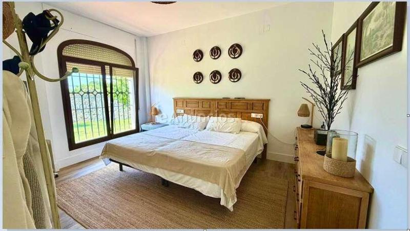 ESTUPENDO CHALET CON PISCINA EN ARCOS DE LA FRONTERA