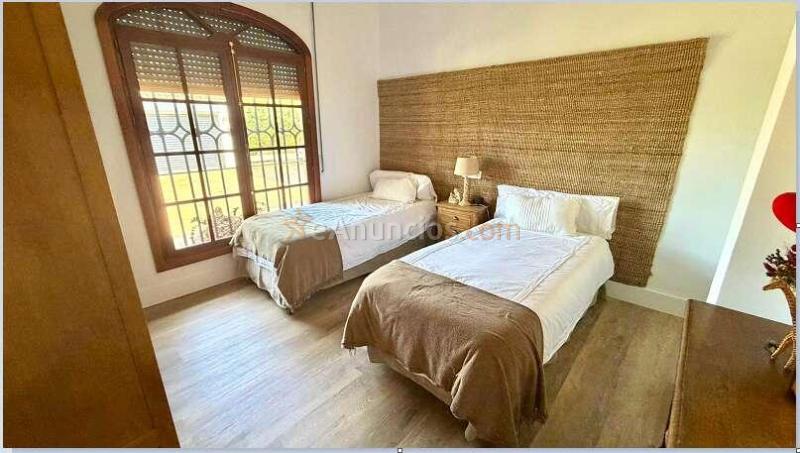 ESTUPENDO CHALET CON PISCINA EN ARCOS DE LA FRONTERA