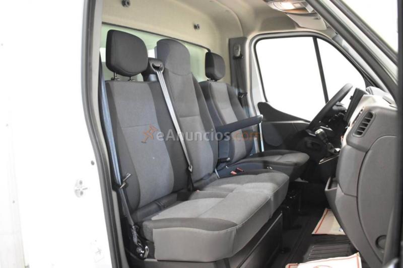 Renault Master CHASIS CABINA CARROZADO PAQUETERO CAMIÓN 3.5T 2.3 DCI 145 CV RWD CON PLATAFORMA ELEVADORA TRAMPILLA 