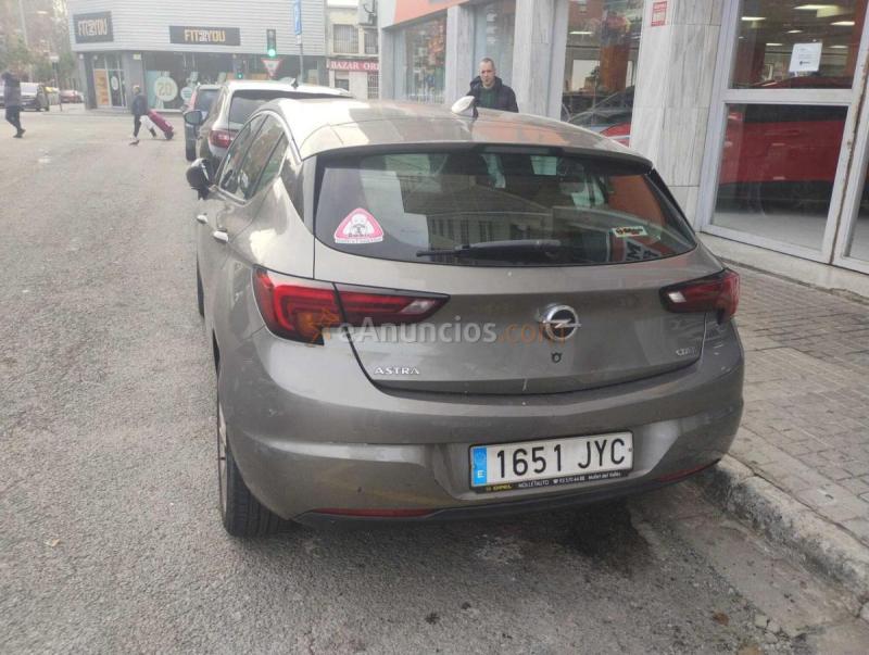 Opel Astra 1.6 CDTi 110 CV Business + 