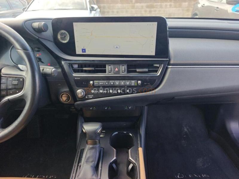 Lexus ES 2.5 300h Premium 