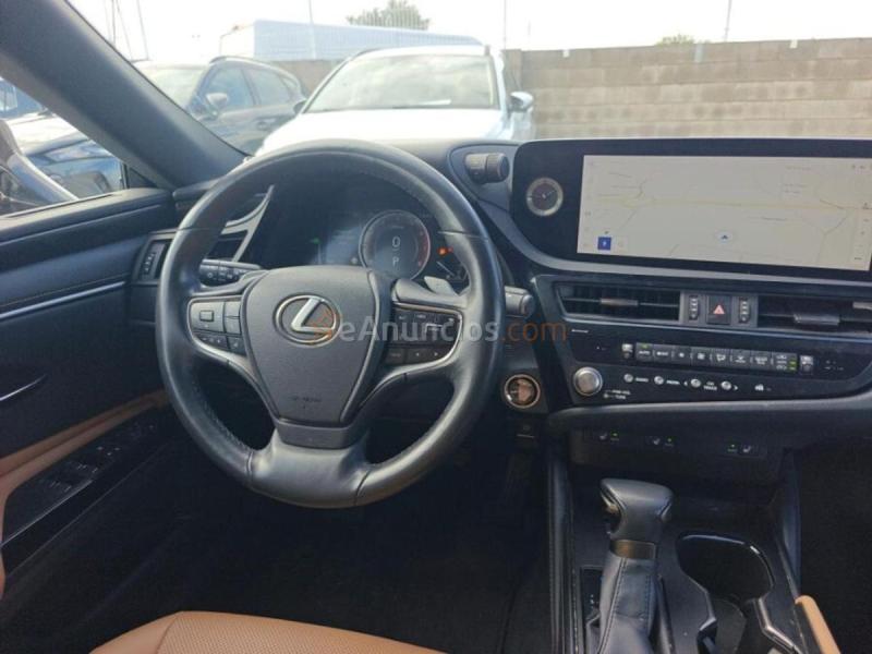 Lexus ES 2.5 300h Premium 