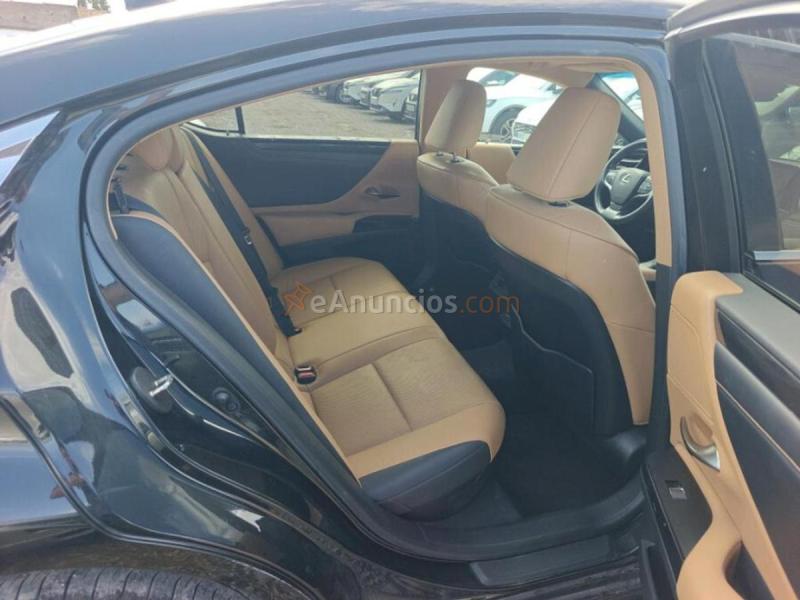 Lexus ES 2.5 300h Premium 