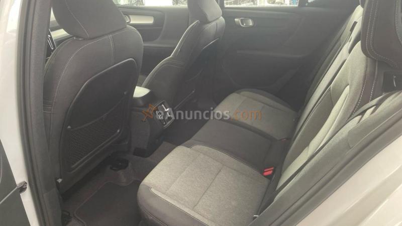 Volvo XC40 B3 MHEV CORE DCT 5P
