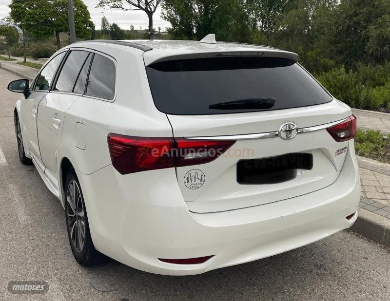 Toyota Avensis TOYOTA AVENSIS 2.0D 150 CV ADVANCE TOURING SPORT de 2017 con 172.435 Km por 11.500 EUR. en Madrid