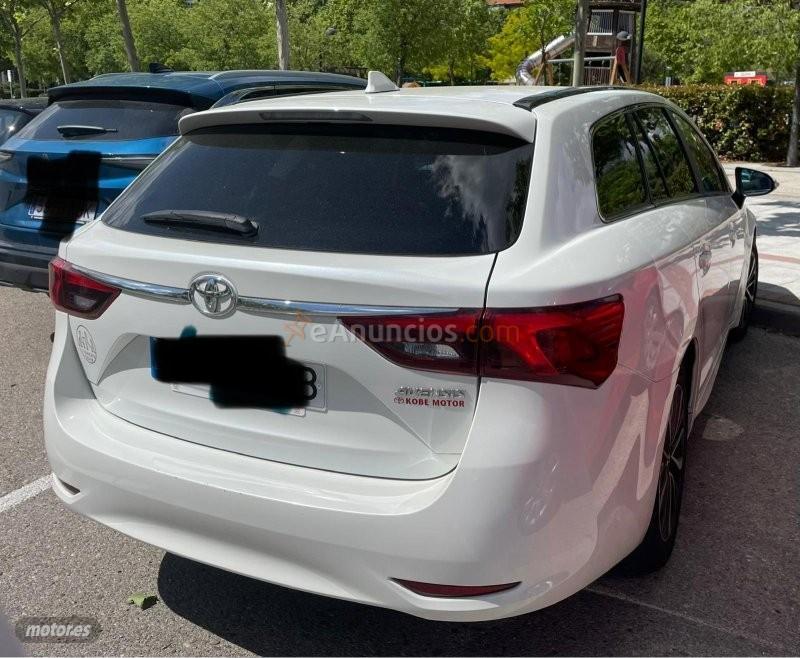 Toyota Avensis TOYOTA AVENSIS 2.0D 150 CV ADVANCE TOURING SPORT de 2017 con 172.435 Km por 11.500 EUR. en Madrid