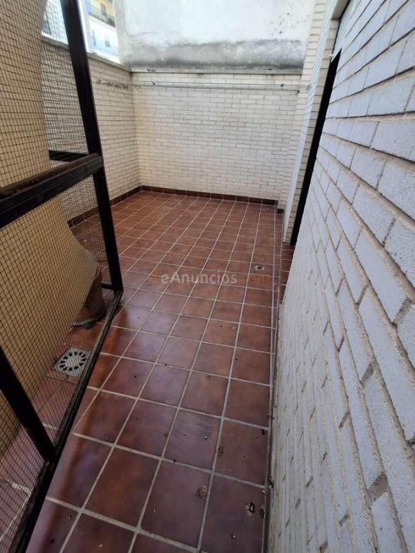 SE VENDE PISO EN AVENIDA 1 DE JULIO