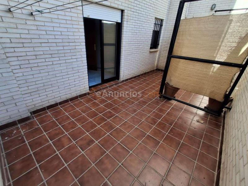 SE VENDE PISO EN AVENIDA 1 DE JULIO