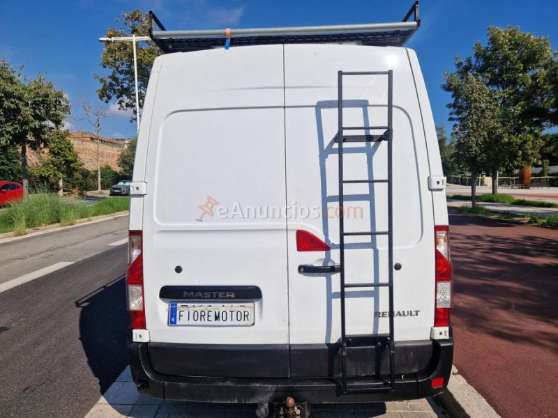 Renault Master L2H2 135 CV 3300 TALLER CON BACA Y ENGANCHE