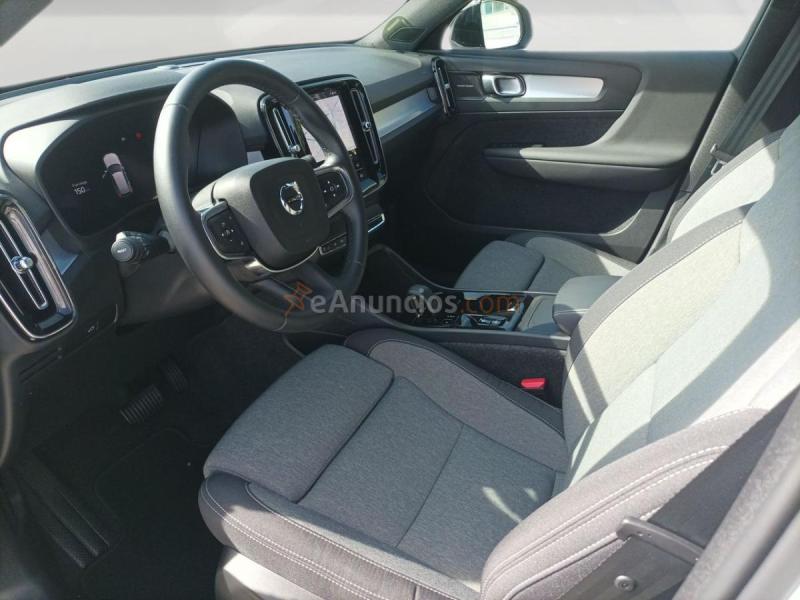 Volvo XC40 2.0 B3 MHEV PLUS DARK DCT 163 5P