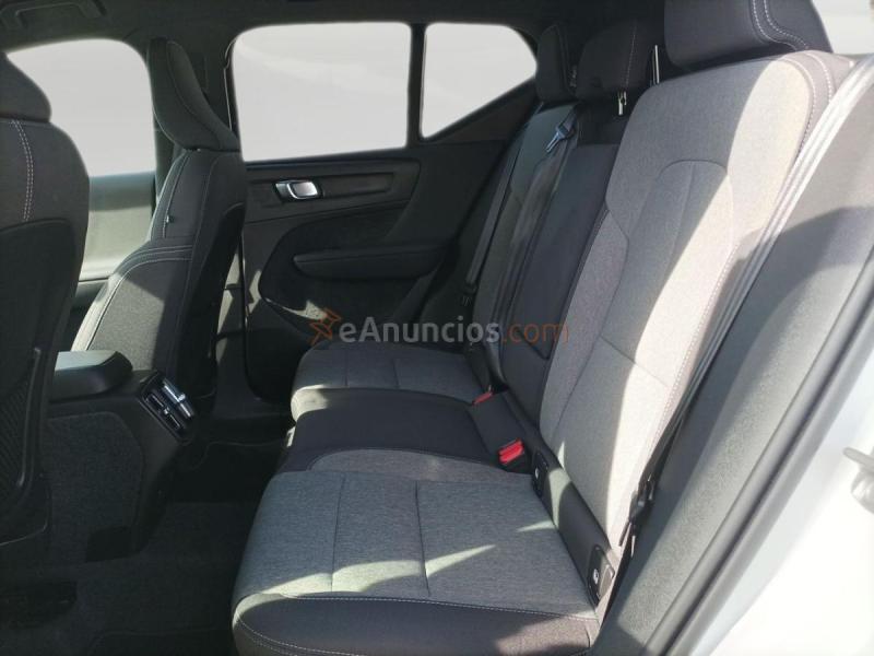 Volvo XC40 2.0 B3 MHEV PLUS DARK DCT 163 5P