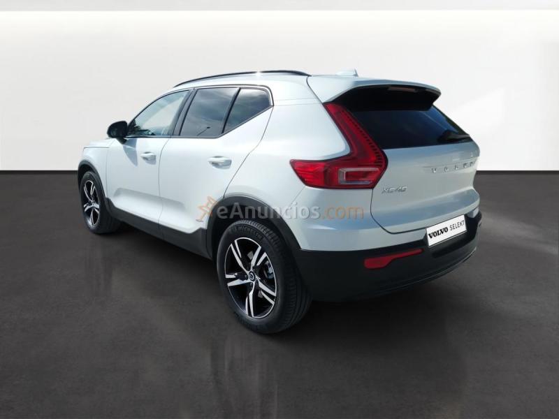 Volvo XC40 2.0 B3 MHEV PLUS DARK DCT 163 5P
