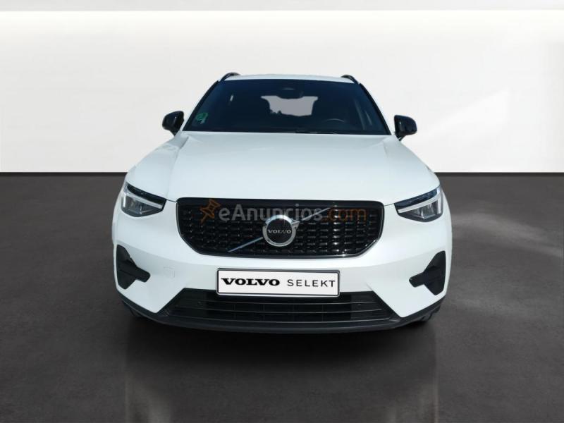 Volvo XC40 2.0 B3 MHEV PLUS DARK DCT 163 5P